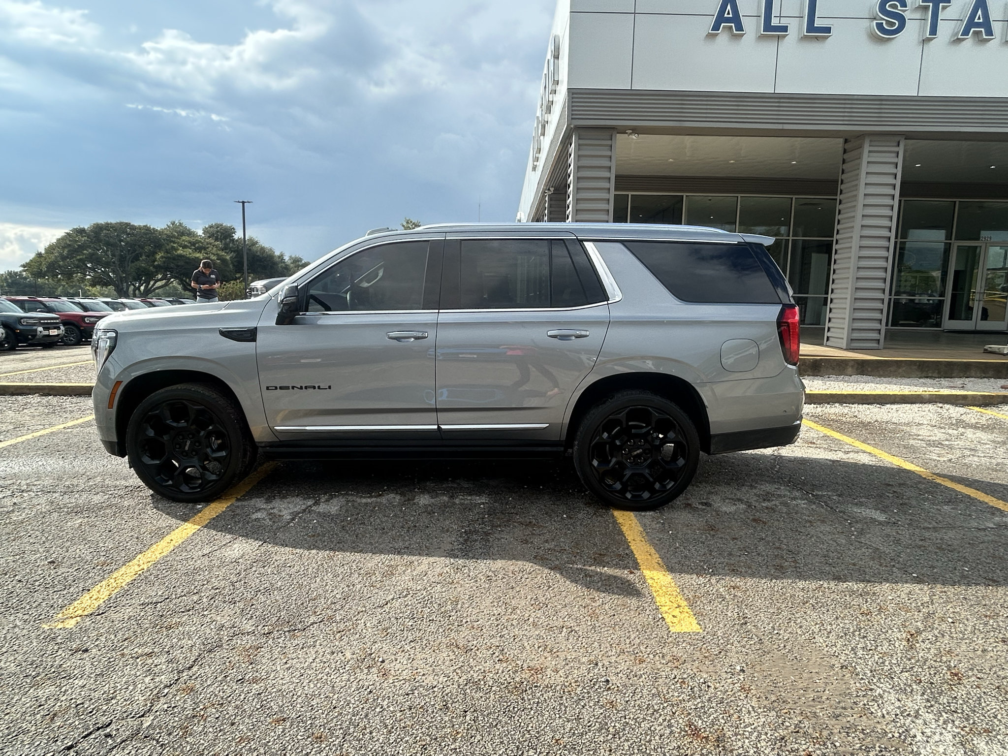 Used 2026 GMC Yukon Denali w/ Denali Reserve Package AWD/4WD image 8