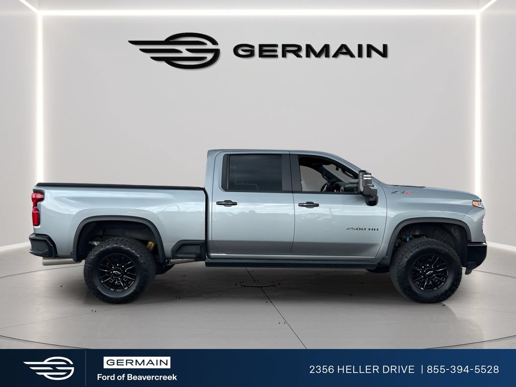Used 2024 Chevrolet Silverado 2500 ZR2 w/ Technology Package AWD/4WD image 9
