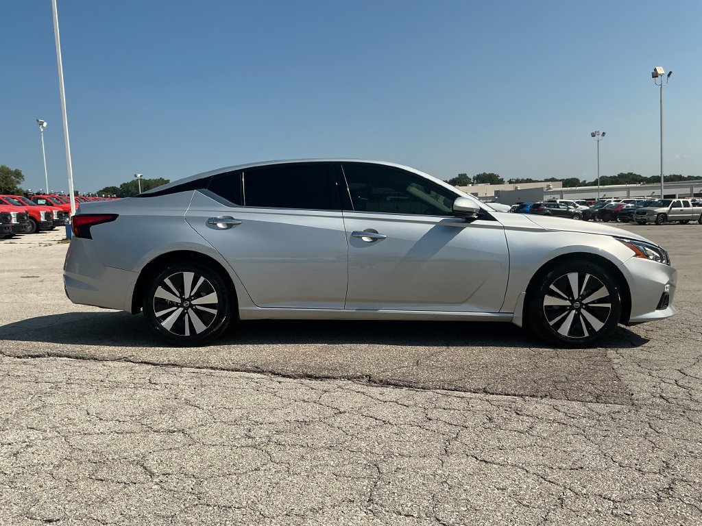 Used 2022 Nissan Altima 2.5 SL FWD image 6