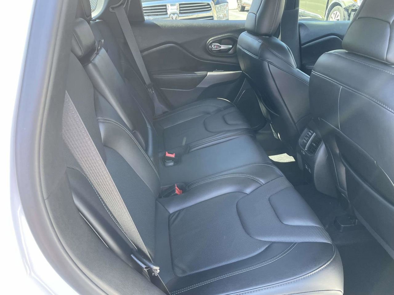 Used 2021 Jeep Cherokee Latitude Lux AWD/4WD image 45