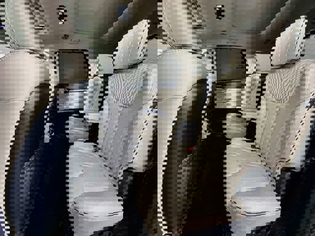 Used 2024 Hyundai Palisade Calligraphy FWD image 13