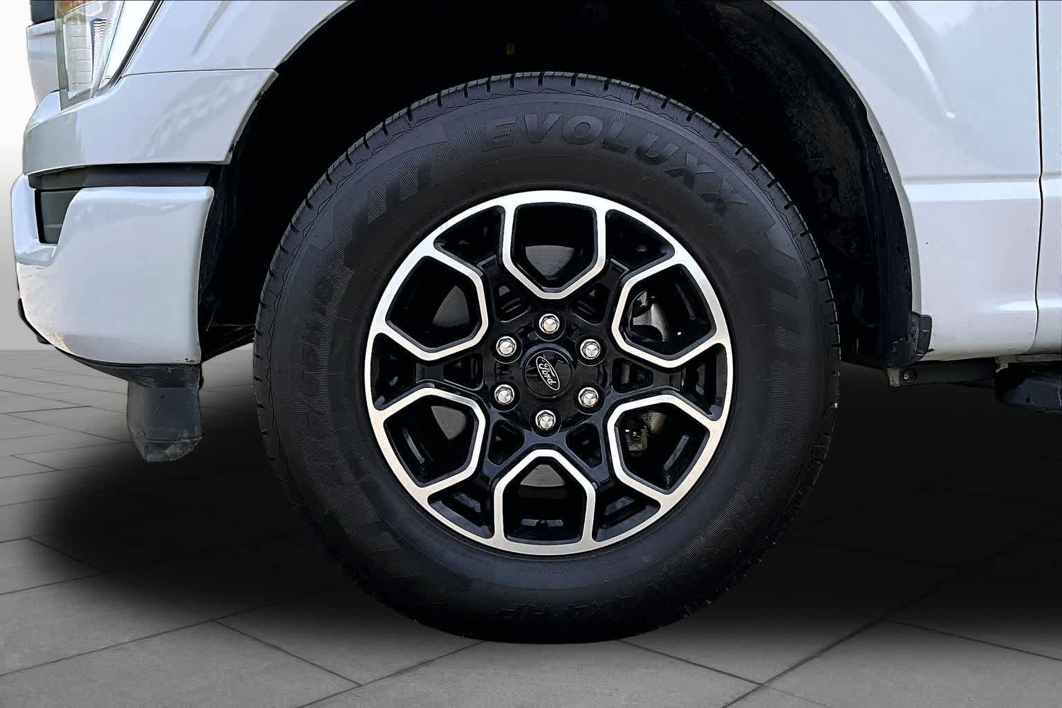 Certified 2022 Ford F150 XL w/ STX Appearance Package AWD/4WD image 11