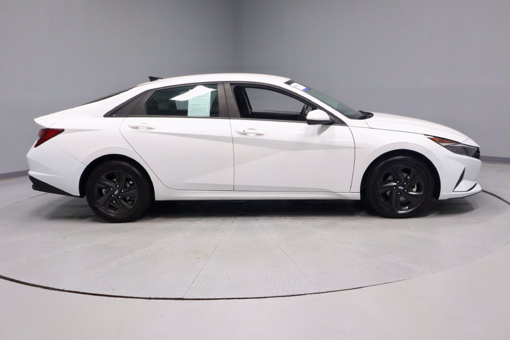 Used 2022 Hyundai Elantra SEL FWD image 10