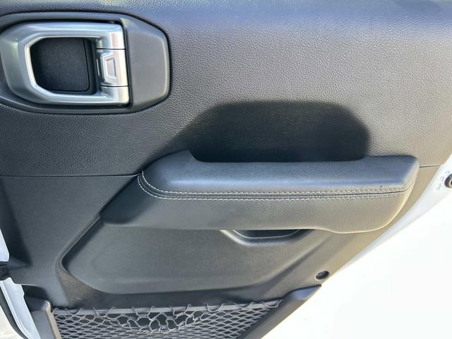 Used 2020 Jeep Gladiator Overland image 23