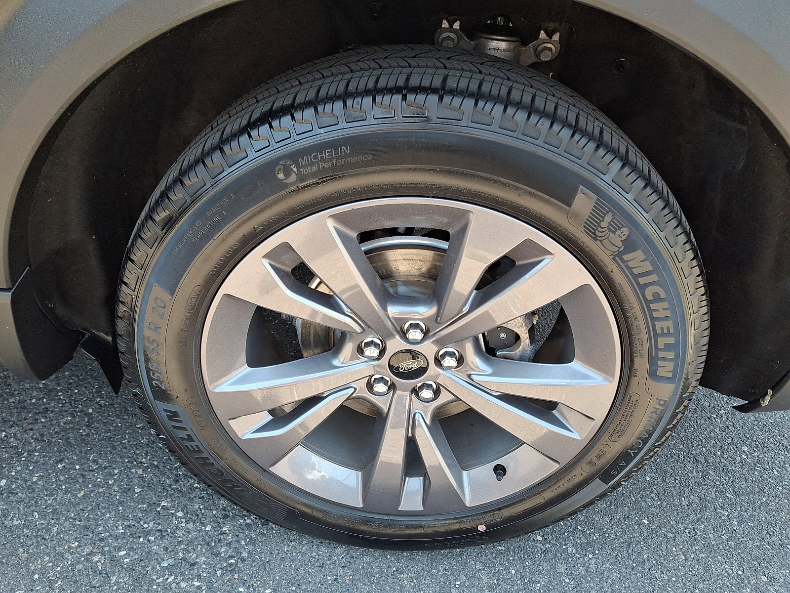 Certified 2022 Ford Explorer XLT w/ Equipment Group 202A AWD/4WD image 28