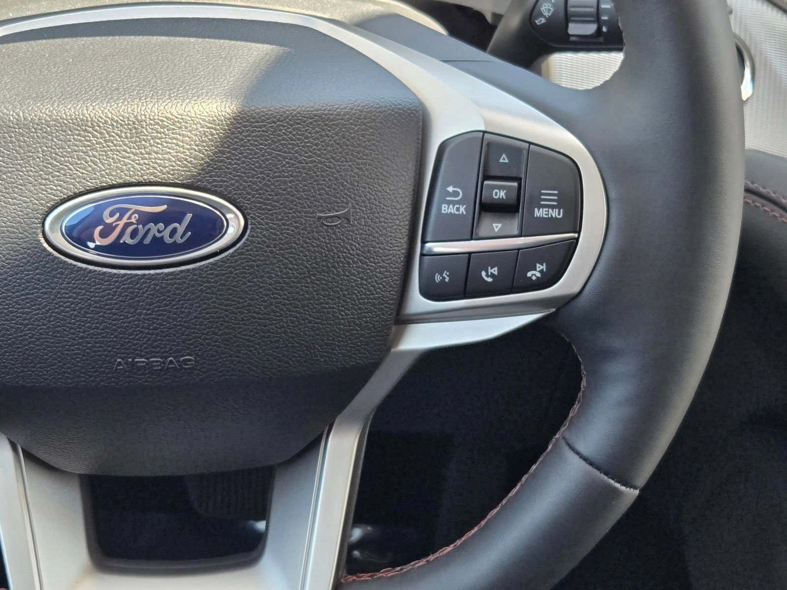 Certified 2025 Ford Explorer Active w/ Active Comfort Package RWD image 18