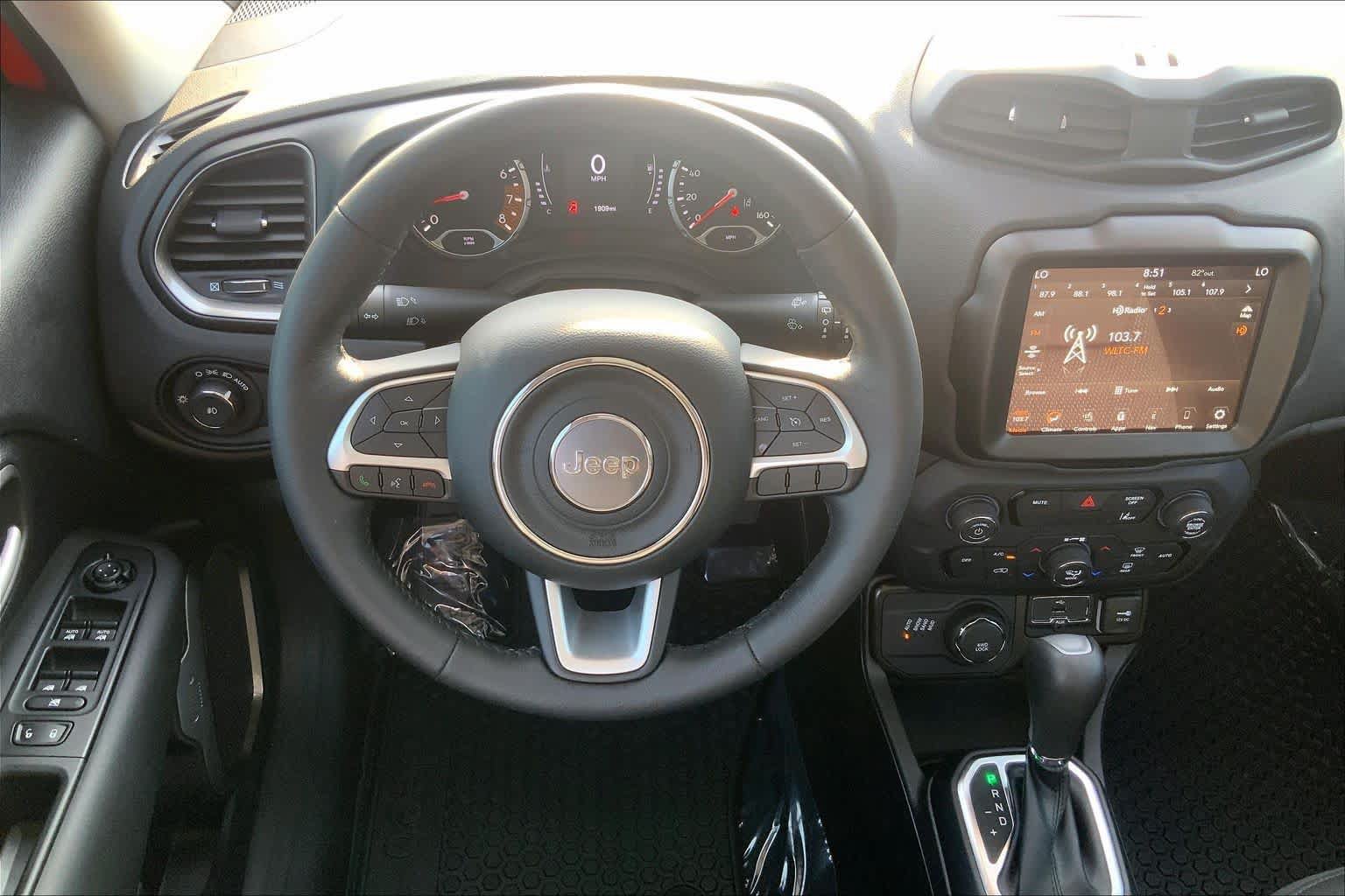 Used 2023 Jeep Renegade Latitude w/ Sun/Sound Group AWD/4WD image 6