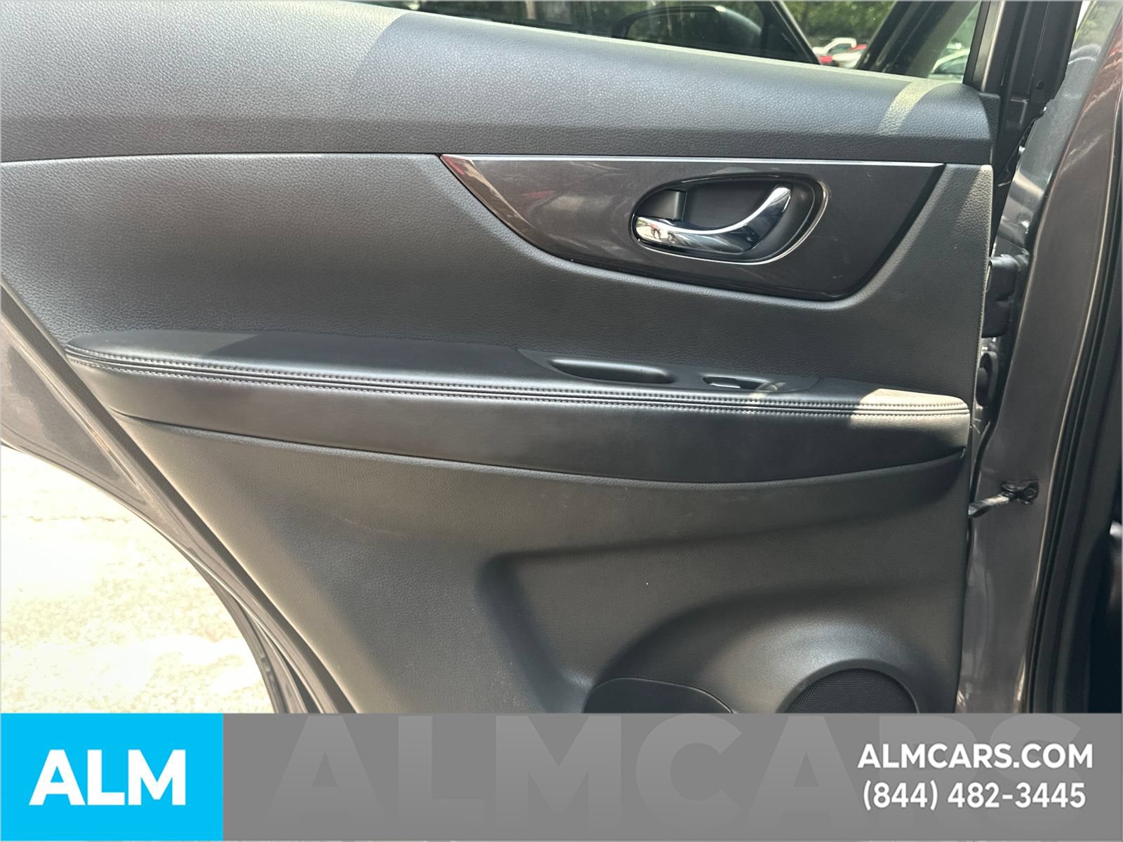 Used 2019 Nissan Rogue SV w/ Premium Package FWD image 26