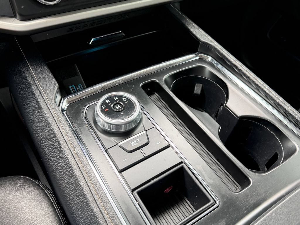 Certified 2022 Ford Expedition XLT RWD image 17