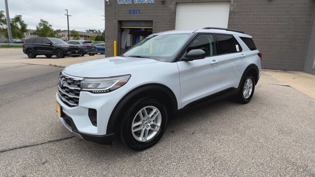 Certified 2026 Ford Explorer Active AWD/4WD image 5