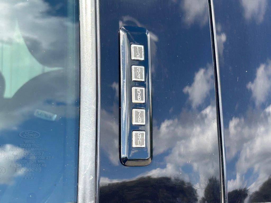 Certified 2021 Ford F450 Platinum w/ FX4 Off-Road Package image 17