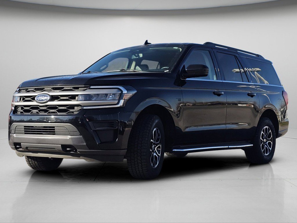 Certified 2023 Ford Expedition Max XLT image 4