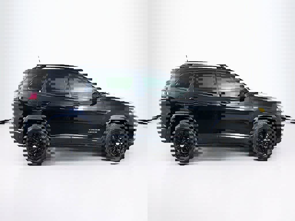 Used 2022 Jeep Cherokee Latitude Lux w/ Sun & Sound Group image 6