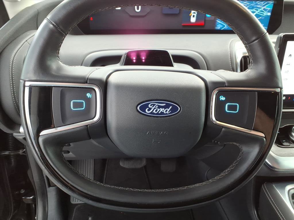 Certified 2025 Ford Expedition Platinum AWD/4WD image 8