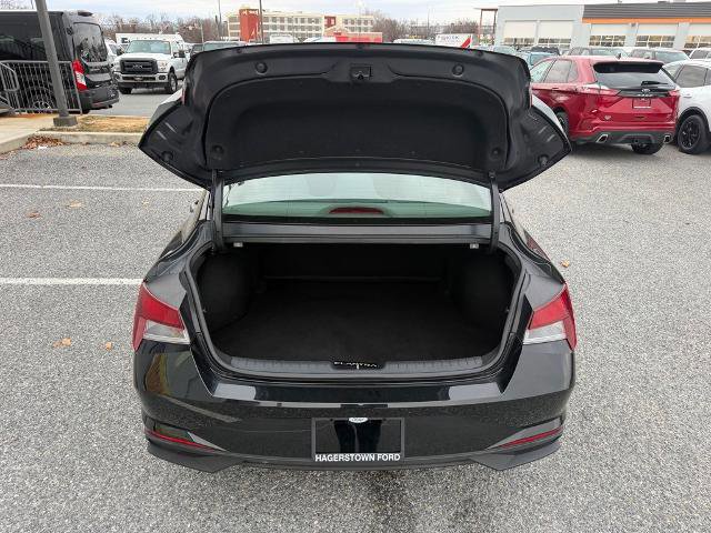 Used 2022 Hyundai Elantra SEL w/ Cargo Package image 9