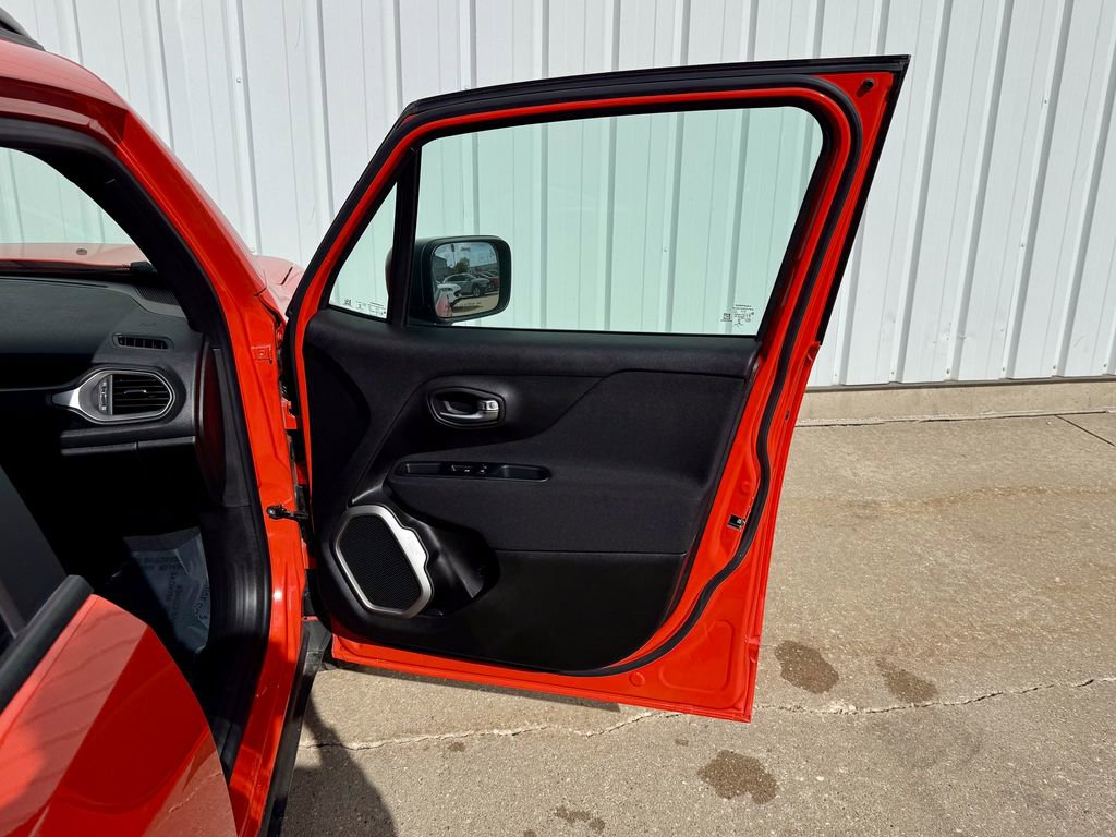 Used 2021 Jeep Renegade Latitude image 20