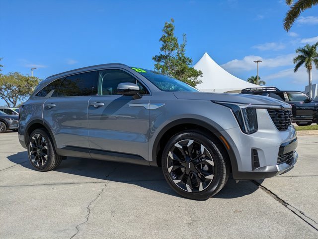Used 2025 Kia Sorento SX image 9