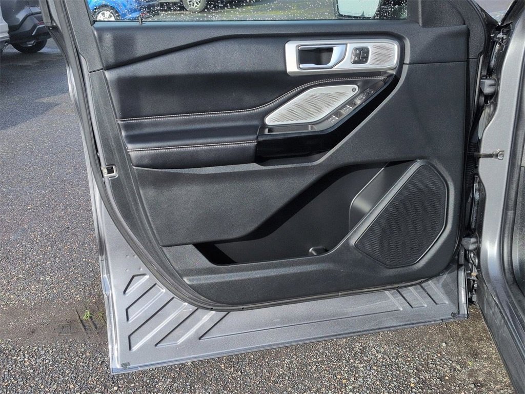 Certified 2022 Ford Explorer ST w/ Equipment Group 401A image 9