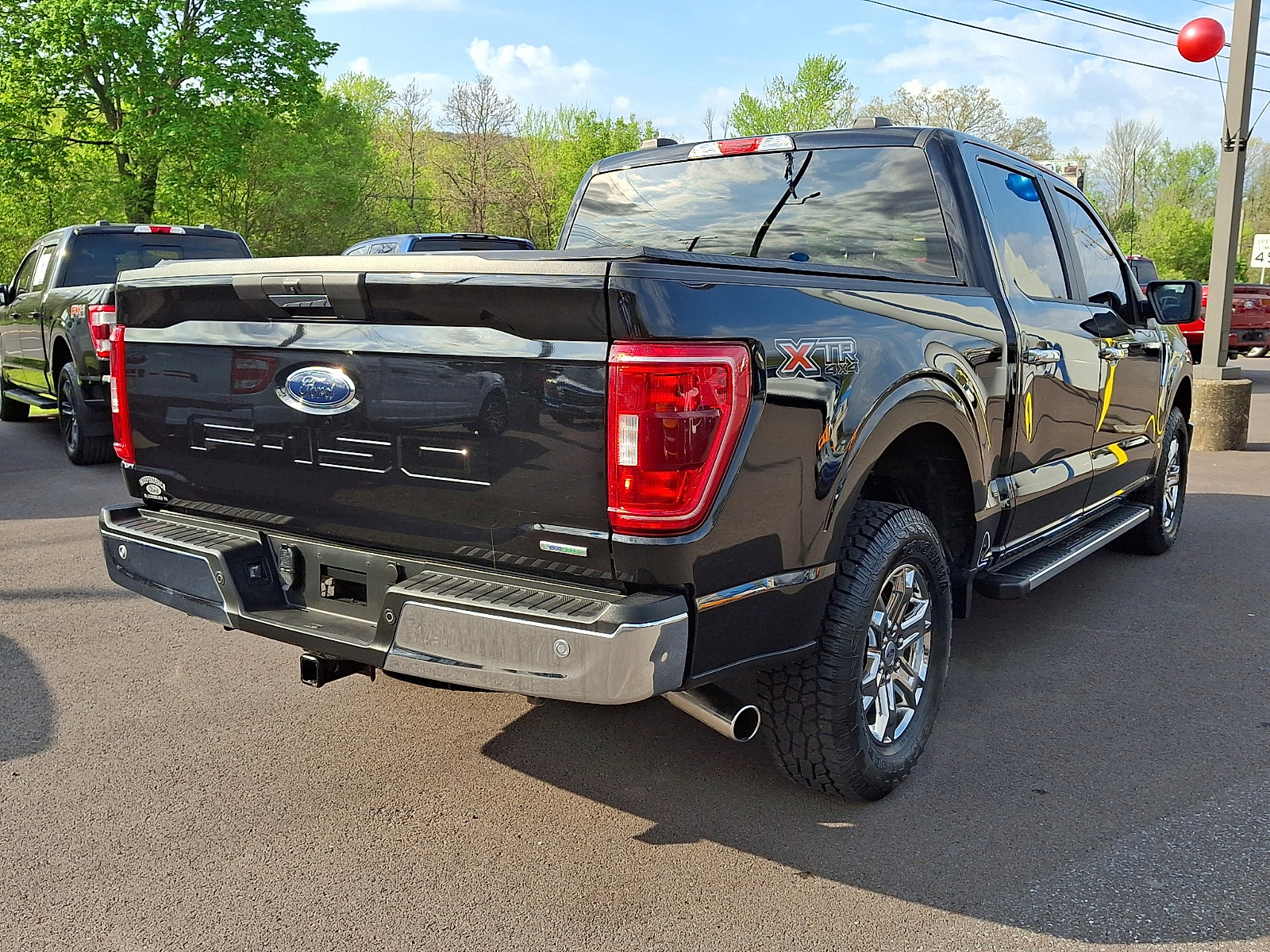 Certified 2022 Ford F150 XLT w/ XTR Package AWD/4WD image 10
