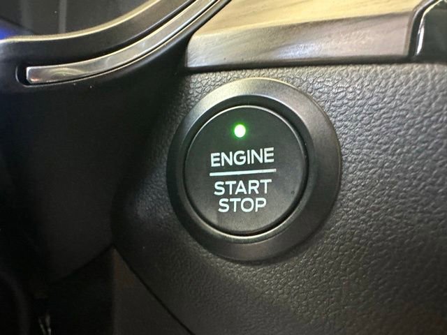 Certified 2020 Ford Escape Titanium FWD image 25