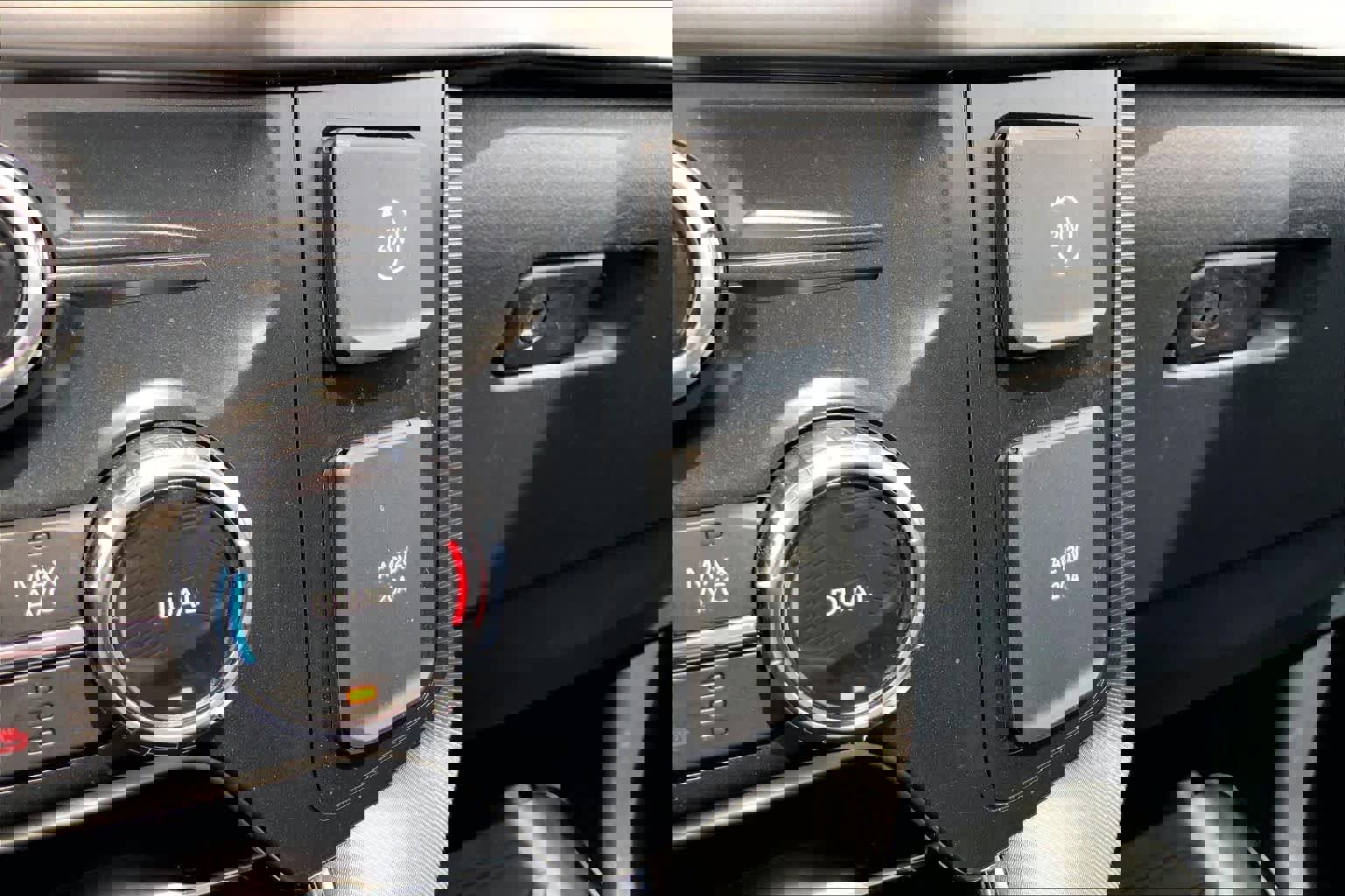 Certified 2023 Ford F150 Platinum w/ Equipment Group 701A High image 35