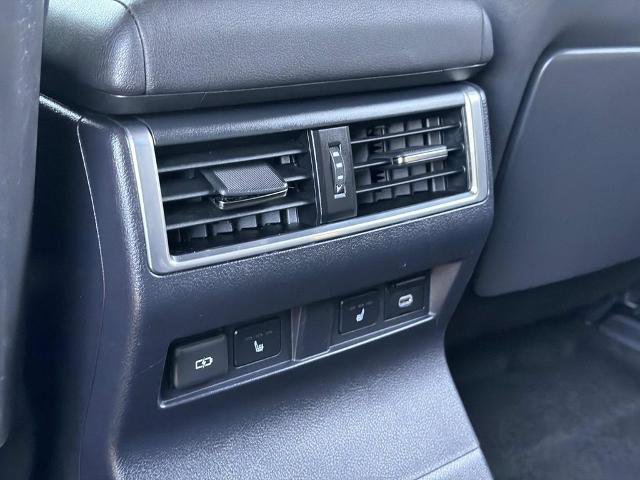 Used 2024 Lexus GX 550 AWD/4WD image 18