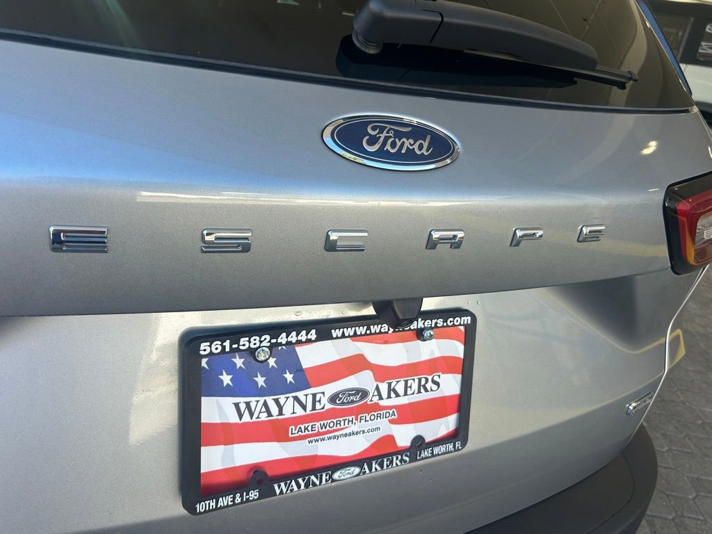 Certified 2024 Ford Escape SE w/ PHEV Premium Package FWD image 25