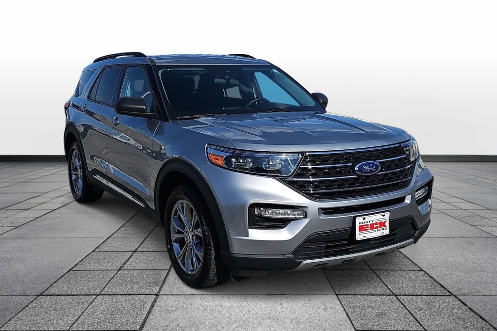 Certified 2023 Ford Explorer XLT w/ Equipment Group 202A AWD/4WD image 3