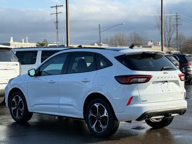 Certified 2023 Ford Escape ST-Line Select w/ Tech Pack #2 image 6