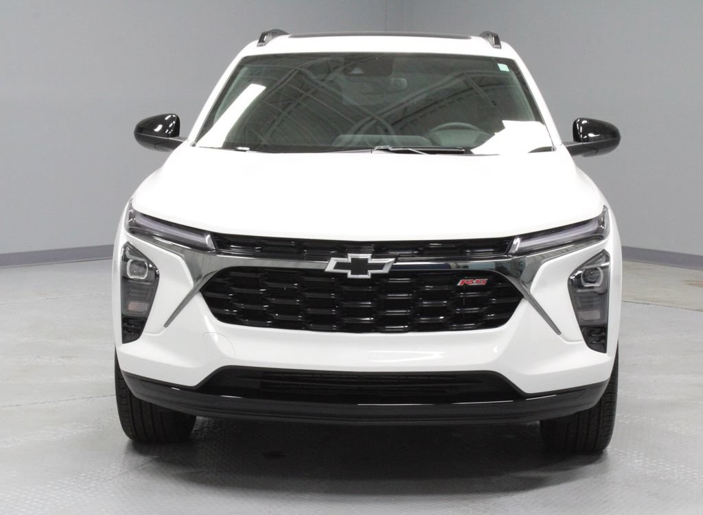 Used 2024 Chevrolet Trax RS w/ Sunroof Package FWD image 5