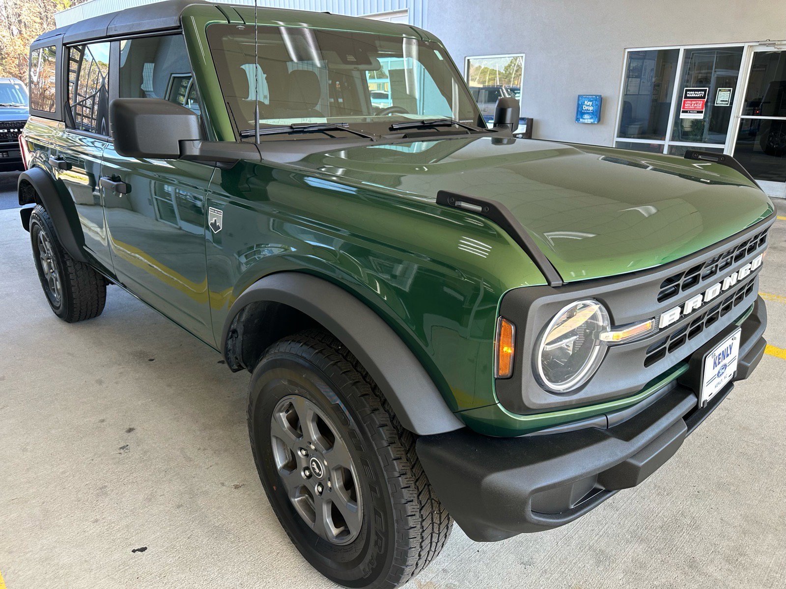 Certified 2025 Ford Bronco Big Bend image 4