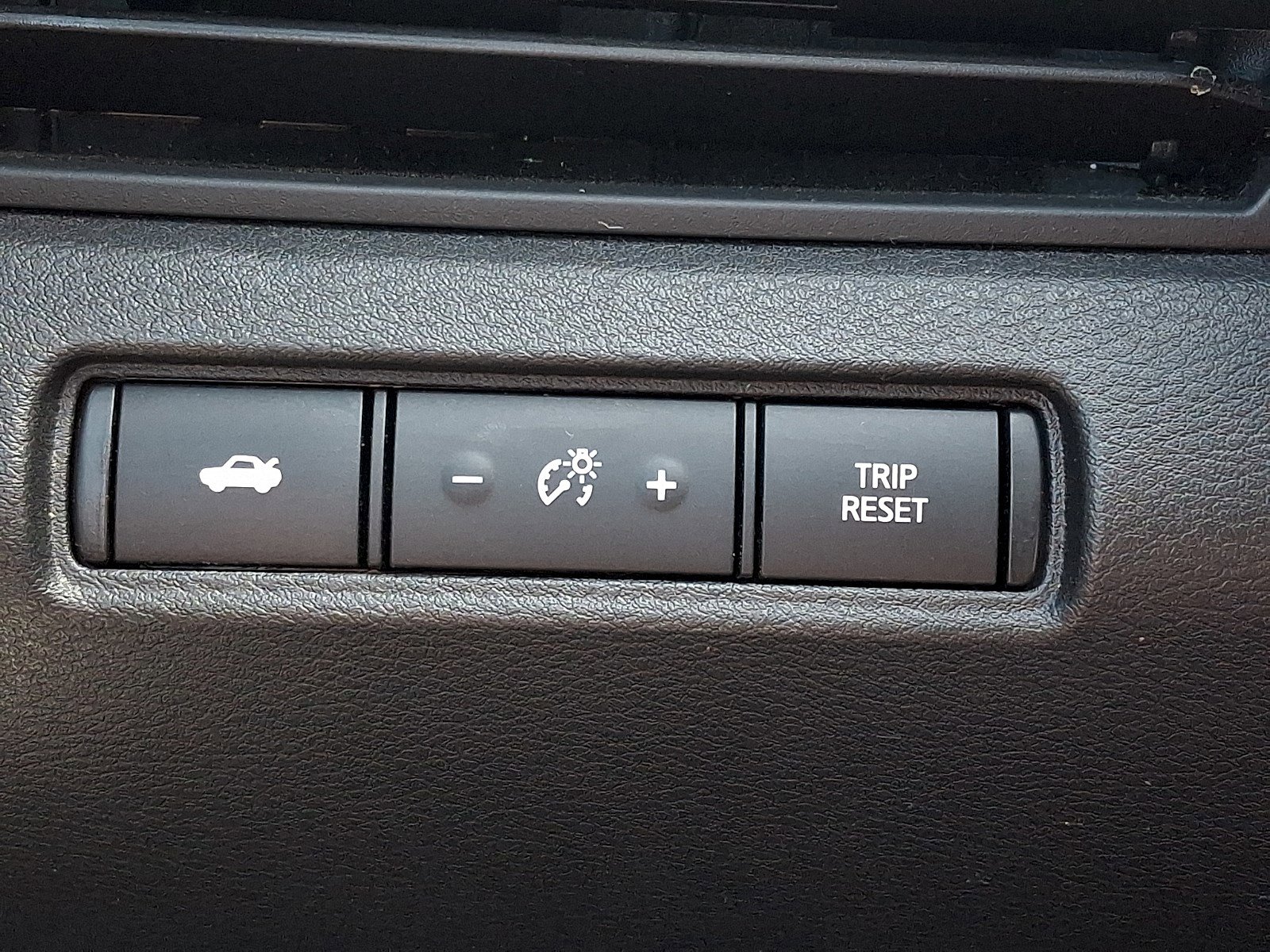 Used 2025 Nissan Altima 2.5 SV FWD image 24