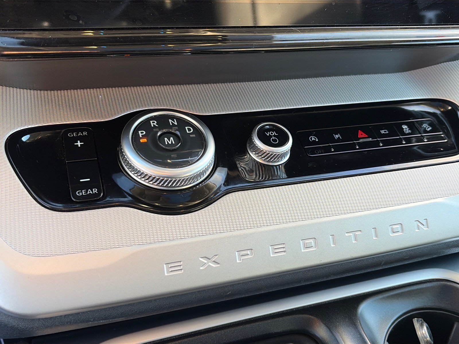 Certified 2025 Ford Expedition Active AWD/4WD image 11