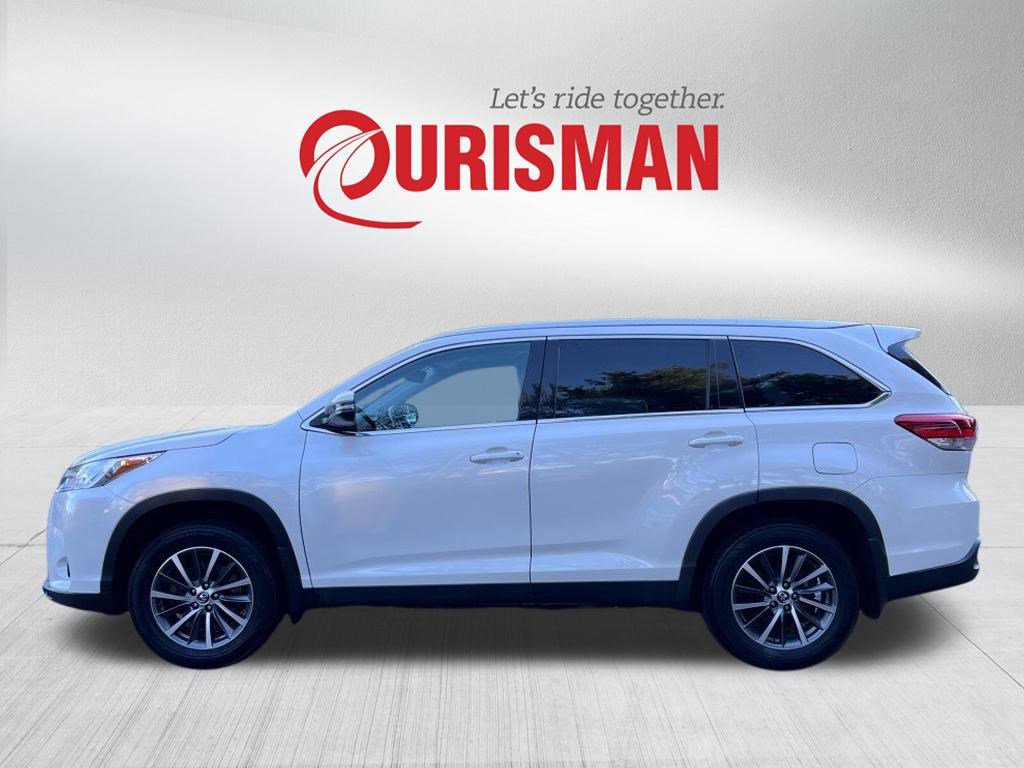 Used 2019 Toyota Highlander XLE image 2