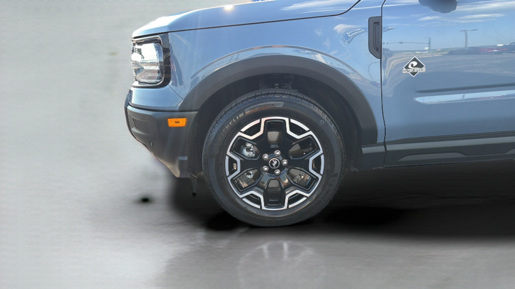 Certified 2025 Ford Bronco Sport Outer Banks w/ Outer Banks Tech Package+ AWD/4WD image 30