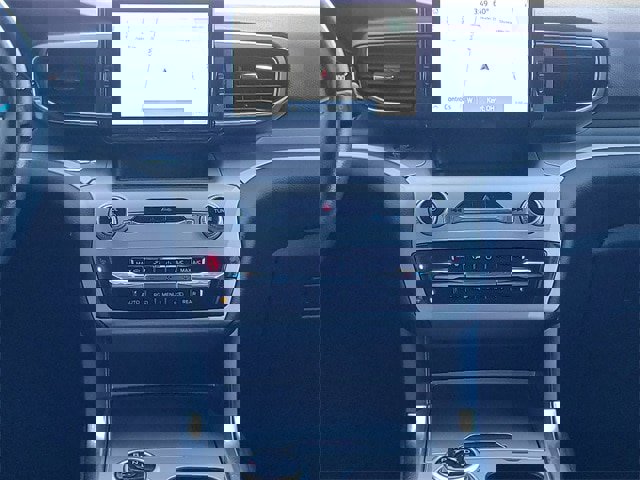 Certified 2022 Ford Explorer XLT w/ Equipment Group 202A image 28