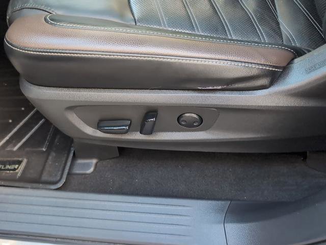 Used 2022 Nissan Pathfinder Platinum w/ Cargo Package image 19