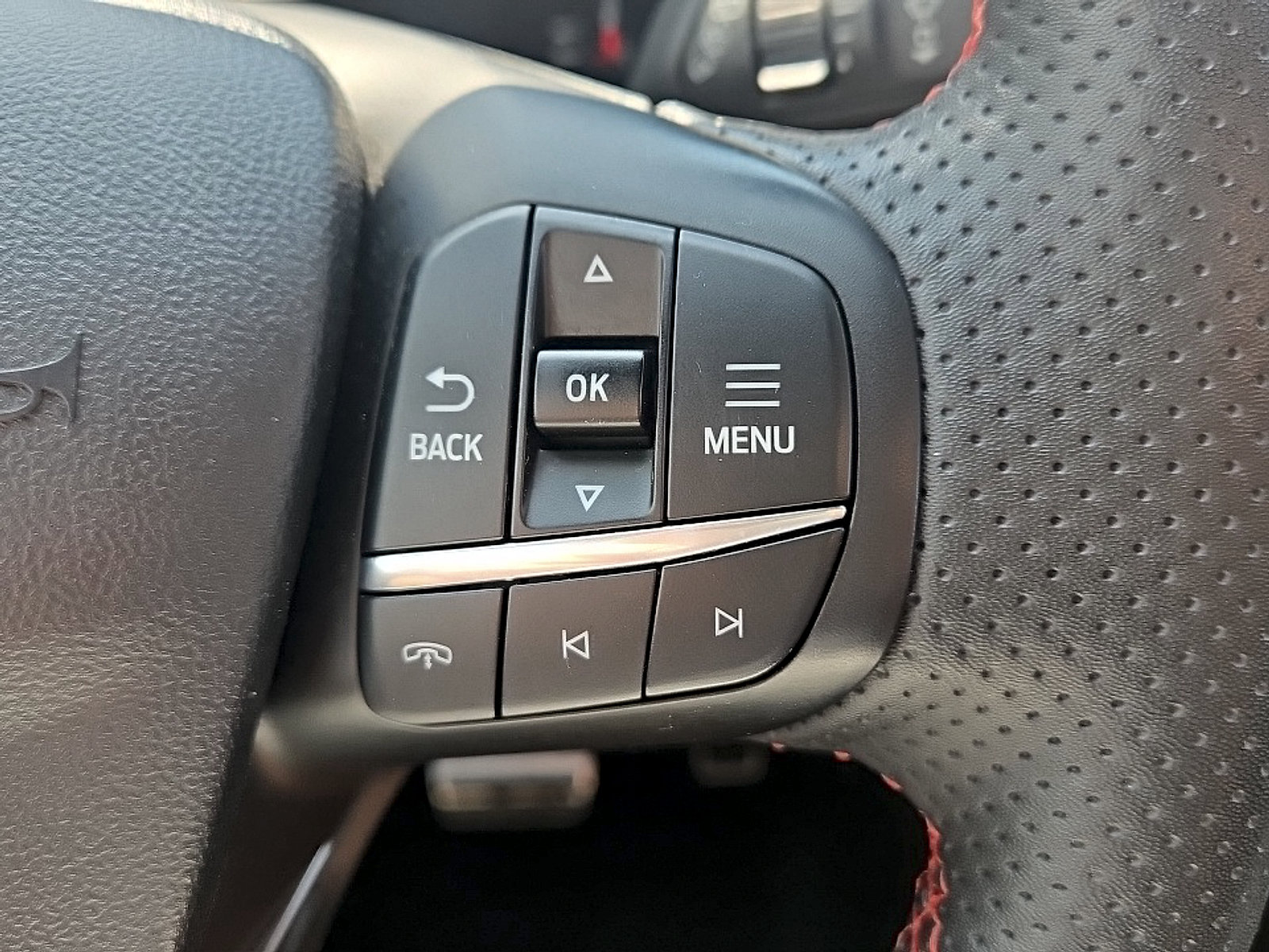 Certified 2023 Ford Escape ST-Line w/ Tech Pack #1 AWD/4WD image 14