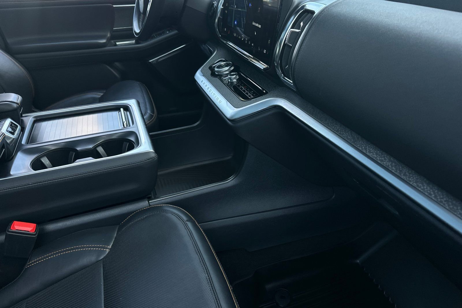 Certified 2025 Ford Expedition Tremor image 18