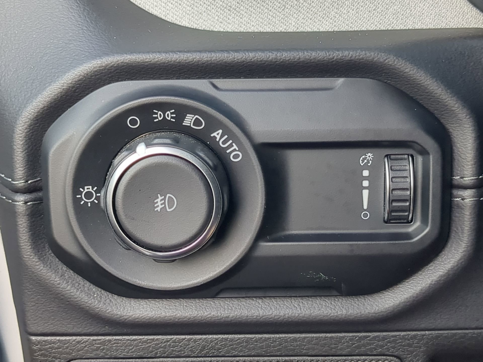 Used 2025 Jeep Wrangler Unlimited Sahara AWD/4WD image 63