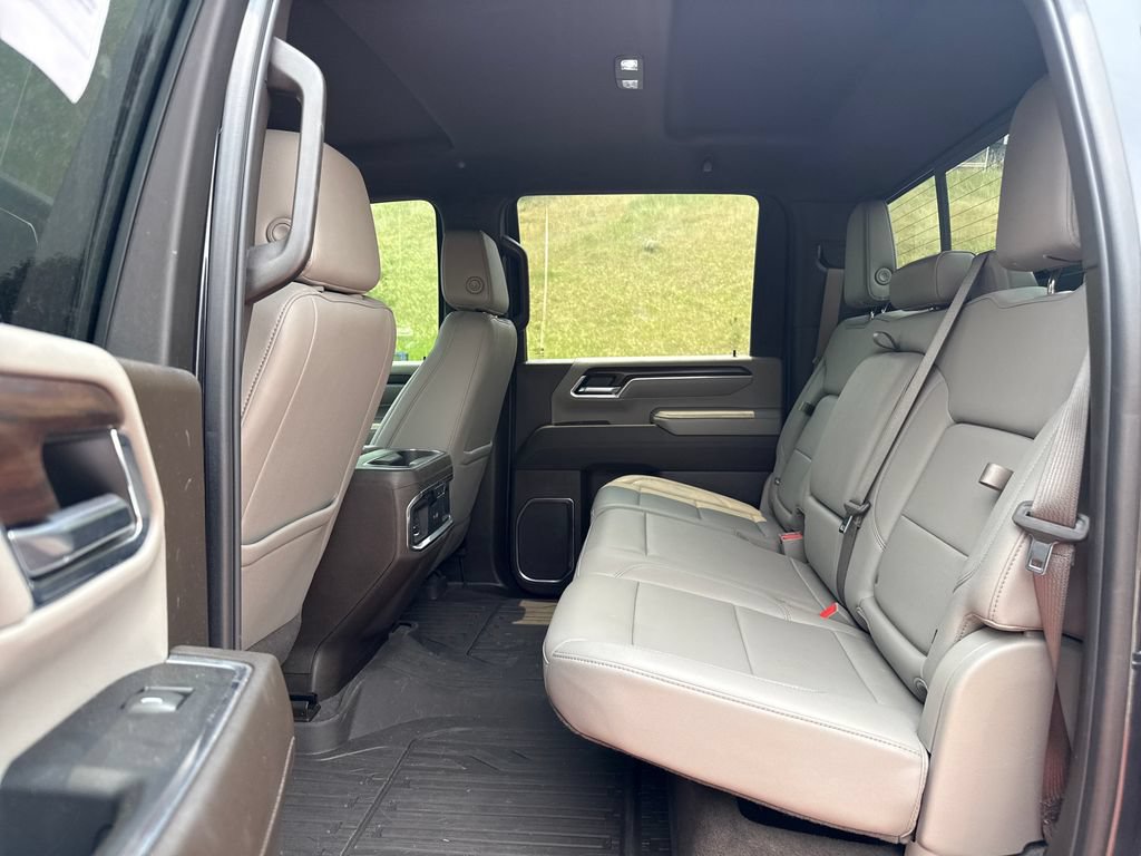 Used 2024 GMC Sierra 3500 SLT w/ SLT Premium Package AWD/4WD image 21