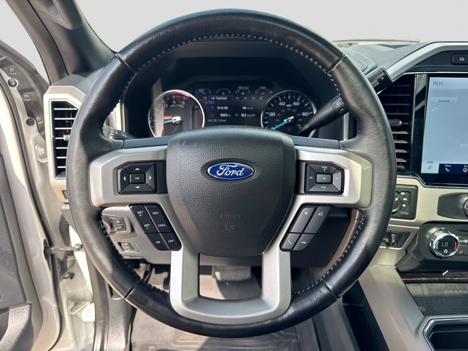 Certified 2022 Ford F350 Lariat w/ Black Appearance Package AWD/4WD image 30