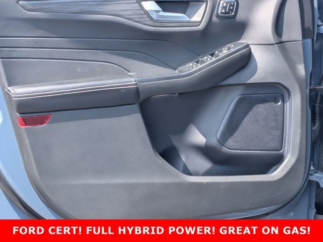 Certified 2024 Ford Escape Platinum AWD/4WD image 12