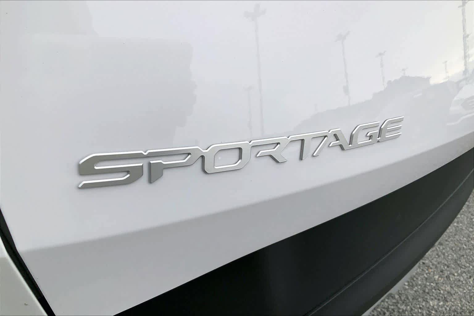 Used 2024 Kia Sportage EX FWD image 29