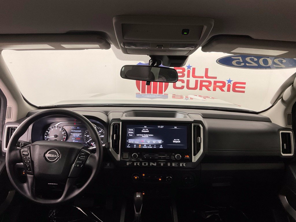 Used 2025 Nissan Frontier SV RWD image 17