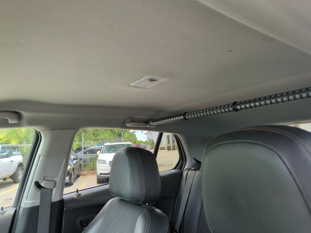 Used 2021 Chevrolet Trax LT AWD/4WD image 18