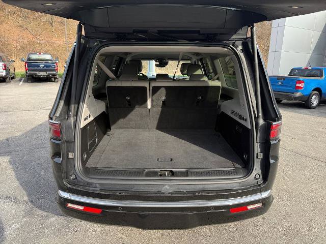 Used 2024 Jeep Wagoneer L Series III w/ Flexible Seating Group AWD/4WD image 24