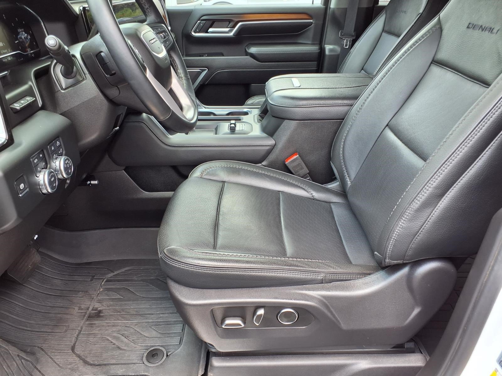 Used 2025 GMC Sierra 2500 Denali w/ Denali Reserve Package AWD/4WD image 14