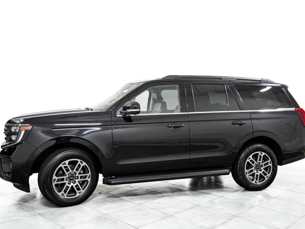 Certified 2025 Ford Expedition Active AWD/4WD image 4