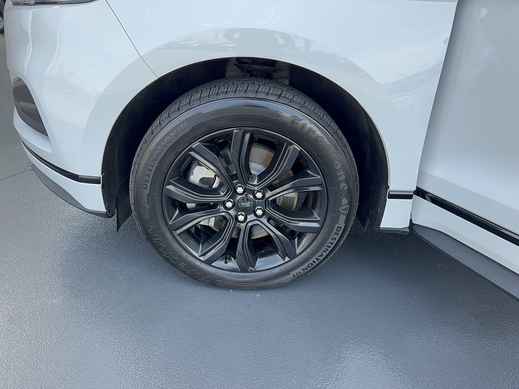 Certified 2022 Ford Edge SE w/ Black Appearance Package AWD/4WD image 33